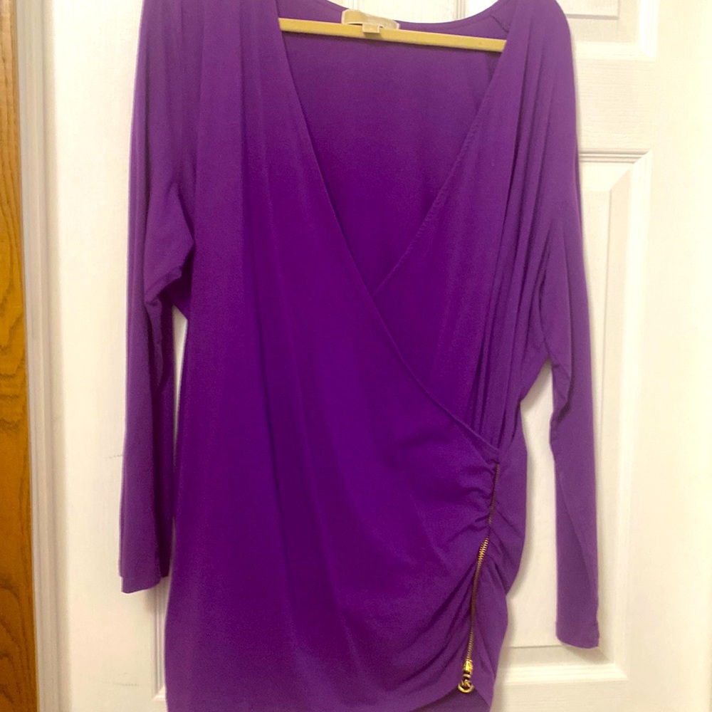 Woman’s purple long sleeve Michael Kors top great condition